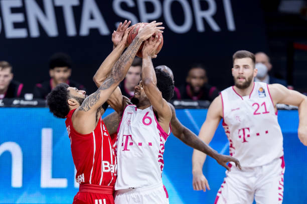 说中听到他 说中听到他